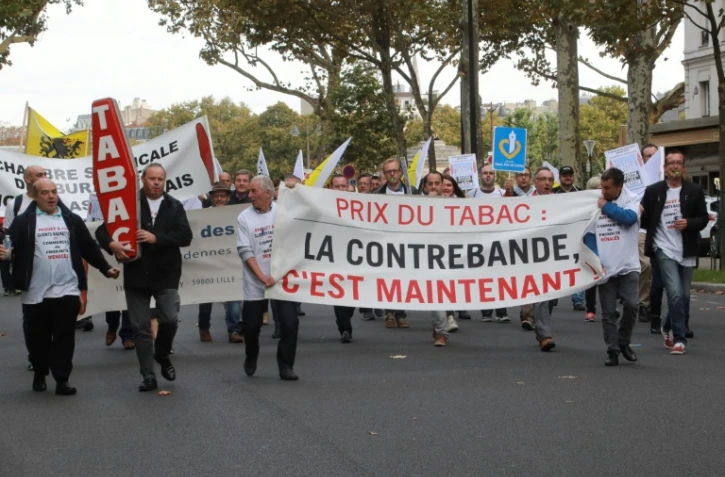 Manifestation de buralistes entre le ministère de la Santé et l'Assemblée nationale à Paris, le 4 octobre 2017 à Paris