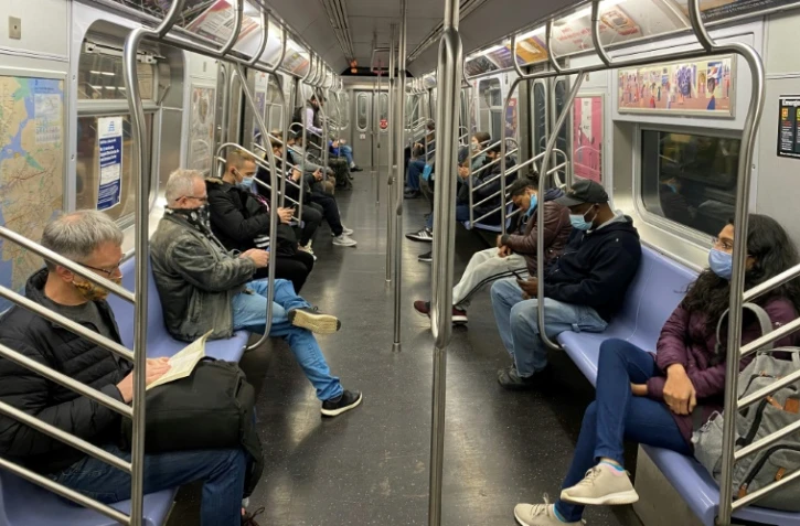 Dans le métro new-yorkais le 5 novembre 2020