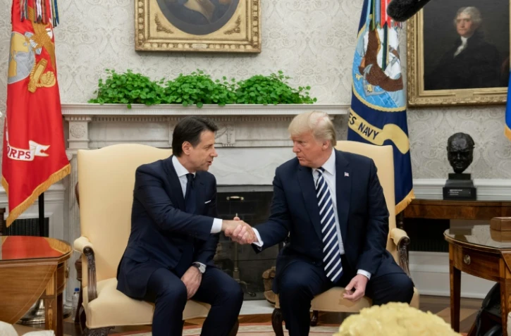 Le président américain Donald Trump (à droite) reçoit le premier ministre italien Giuseppe Conte, dans le Bureau ovale, le 30 juillet 2018 
