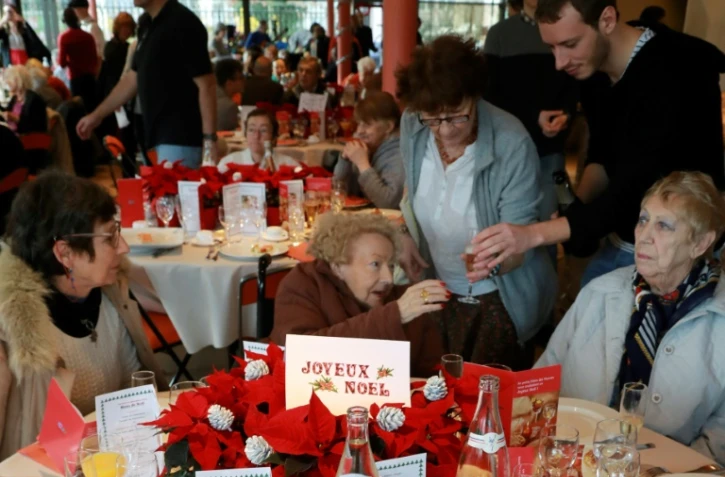 L'association "Les Petits Frères des Pauvres" organise le 24 décembre 2016 à Levallois-Perret, un repas de Noël