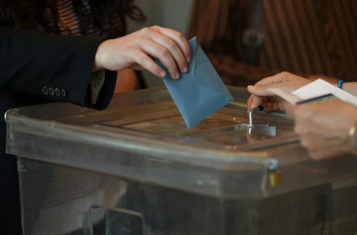Le juge d'instruction chargé de l'enquête sur les soupçons d'achats de votes à Corbeil-Essonnes a ordonné le renvoi devant le tribunal correctionnel de sept personnes, dont l'actuel maire de l'ancien fief électoral de Serge Dassault