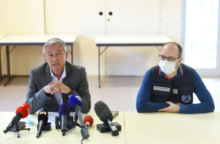 Le procureur d'Alès François Schneider lors d'une conférence de presse à Saumane, près du village des Plantiers, le 11 mai 2021 dans les Cévennes