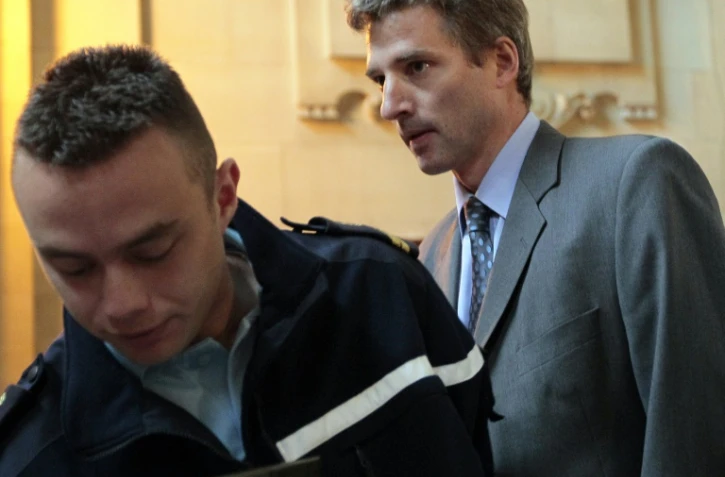 L'ancien supérieur hiérarchique de Jérôme Kerviel, Eric Cordelle arrive au palais de justice de Paris le 21 juin 2010