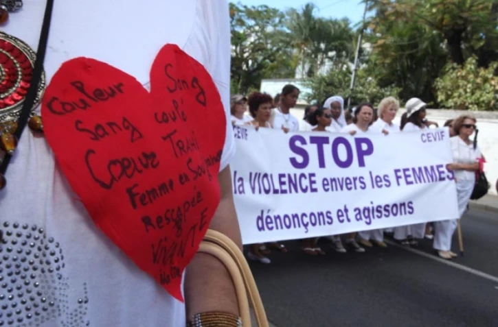 Samedi 27 novembre 2010

Marche blanche contre les violences faites aux femmes à Saint-Denis

(Photo Marie Trouvé)
