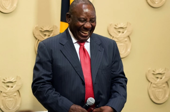 Le nouveau président sud-africain Cyril Ramaphosa après son élection au parlement du Cap le 15 février 2018