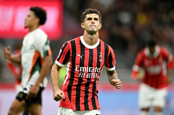 L'attaquant de l'AC Milan Christian Pulisic au cours du match de Serie A contre  Venise au stade San Siro le 14 septembre 2024 à Milan