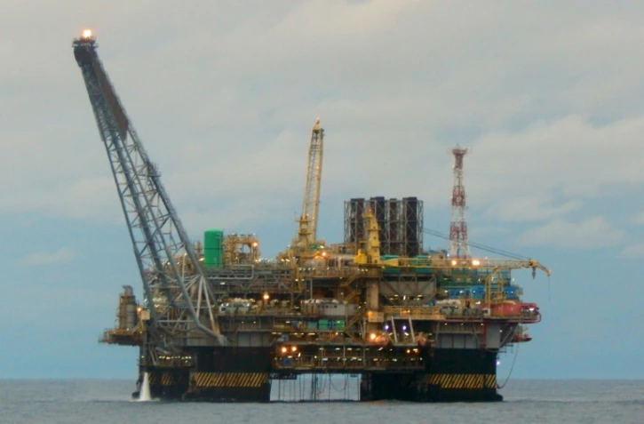 Une plateforme pétrolière de la compagnie Petrobras, le 7 décembre 2015 dans le bassin d'Espirito Santo au Brésil