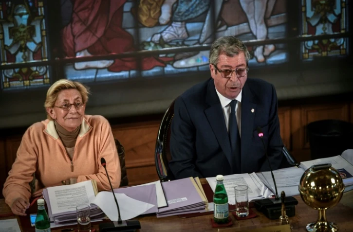 Patrick et Isabelle Balkany lors d'un conseil municipal à Levallois-Perret, le 15 avril 2019