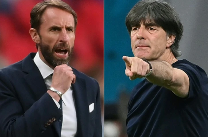 Combe réalisé le 27 juin 2021 à partir de photos des sélectionneurs de l'Angleterre Gareth Southgate (à gauce), à Londres le 22 juin 2021, et de l'Allemagne Joachim Löw à Munich le 15 juin 2021