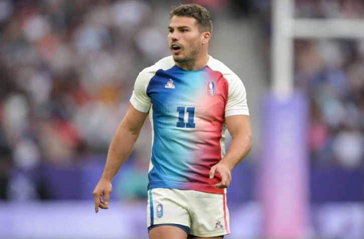 Le Français Antoine Dupont contre l'Uruguay lors du tournoi olympique de rugby à VII, le 24 juillet 2024 au Stade de France