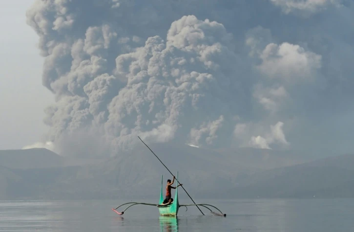 Eruption du volan Taal, le 13 janvier 2020 à 65 km de Manille, aux Philippines