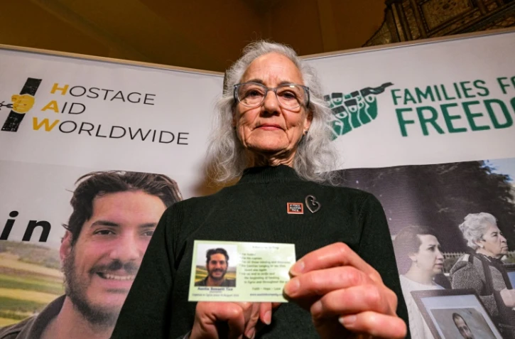 Debra Tice, mère du journaliste américain disparu en Syrie Austin Tice, assiste à une conférence de presse à Damas, sous les auspices du groupe américain Hostage Aid Worldwide, le 20 janvier 2025
