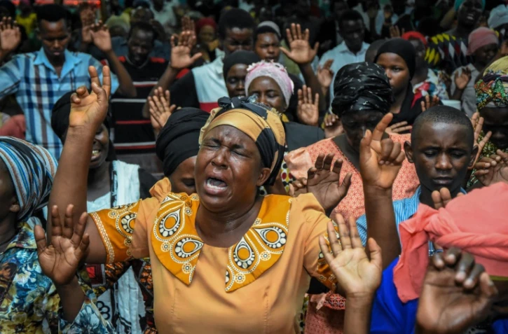 Des fidèles pendant une prière à Dar es Salaam, le 1er janvier 2020