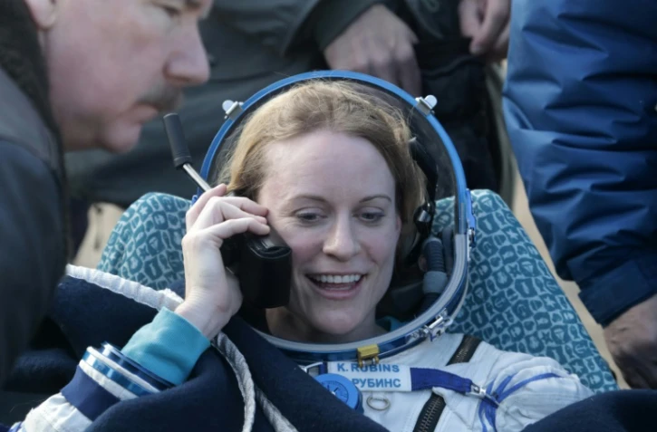 L'astronaute américaine Kathleen Rubins à son retour sur terre après  après 115 jours passés dans la Station spatiale internationale (ISS) le 30 octobre 2016 à Dzhezkazgan au Kazakhstan