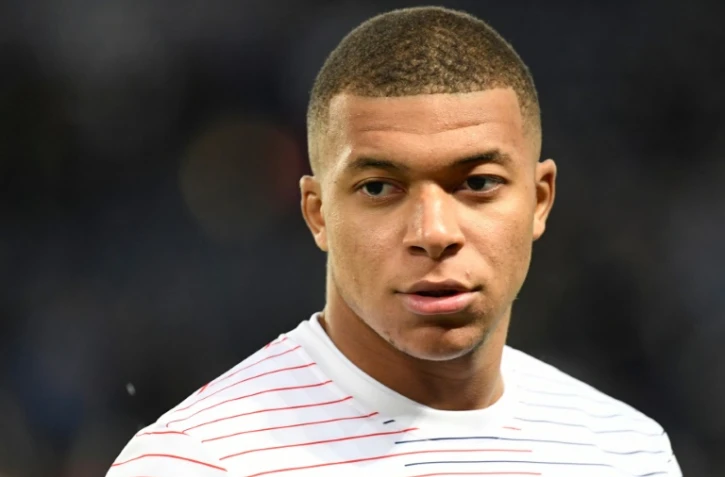 L'attaquant du PSG Kylian Mbappé à l'échauffement avant le match contre l'OM, le 27 octobre 2019 au Parc des Princes