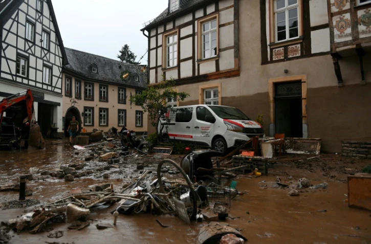 Une rue ravagée par les crues à Ahrweiler-Bad Neuenahr (Allemagne) le 15 juillet 2021