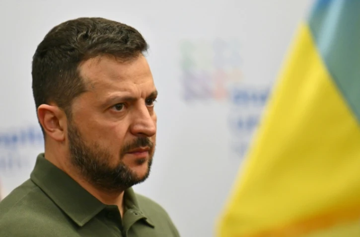 Le président ukrainien Volodymyr Zelensky lors d'une visite à des soldats ukrainiens blessés, à l'hôpital de l'université de Staten Island à New York, le 18 septembre 2023