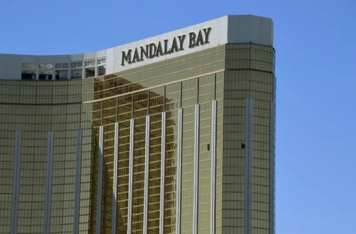 La fenêtre de l'hôtel Mandalay Bay depuis laquelle un homme a tiré sur les spectateurs d'un concert de musique country, le 2 octobre 2017 à Las Vegas