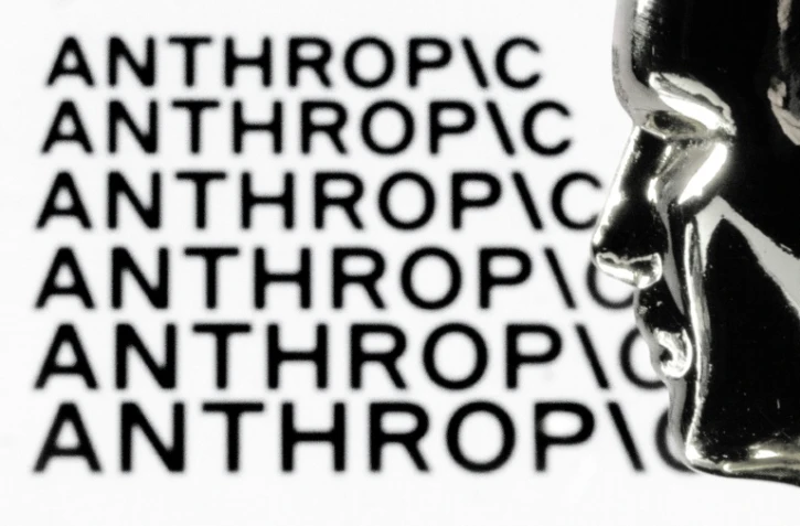 Avec le déploiement limité de Mythos, la start-up américaine Anthropic entend "mettre sur la table " les risques de son nouveau modèle d'intelligence artificielle dont les capacités en cybersécurité font craindre un basculement majeur pour les États et les entreprises