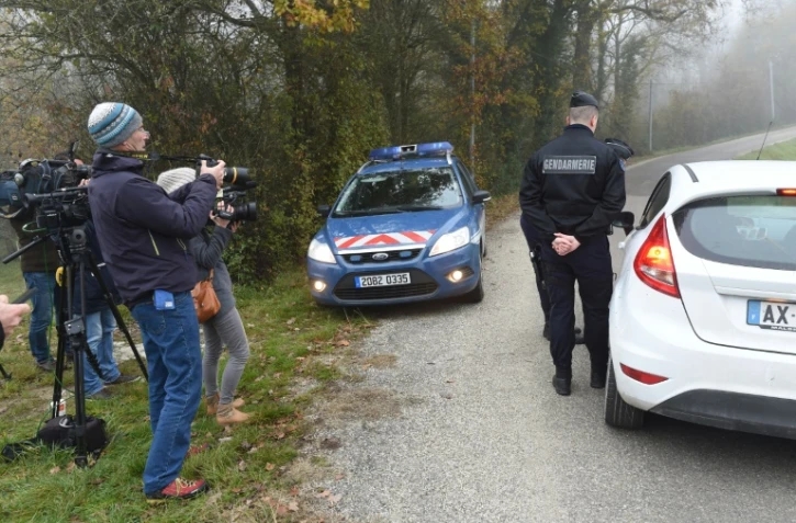 L'accès au village de Foulayronnes bloqué le 2 décembre 2015 par les gendarmes