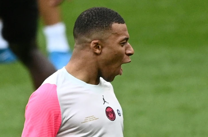 L'attaquant du Paris Saint-Germain Kylian Mbappé à l'entraînement au Stade de France le 18 mai 2021 à la veille de la finale de Coupe de France contre son ancien club, Monaco