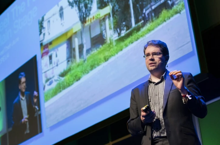 Eliot Higgins, fondateur de Bellingcat, en conférence à Utrecht aux Pays-Bas, le 27 mai 2016