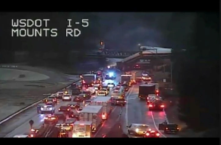 Une image d'un déraillement de train qui s'est produit lundi au nord d'Olympia dans l'Etat de Washington