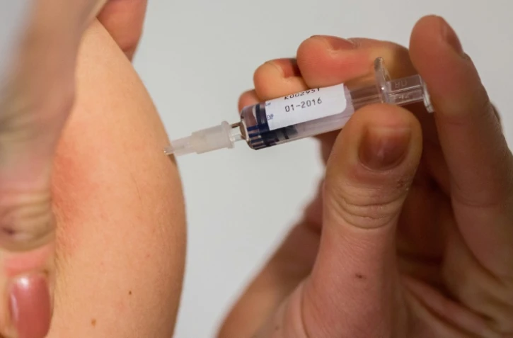 L'entrée en vigueur des onze vaccins obligatoires pour les enfants sera effective à partir du 1er janvier, a précisé jeudi la ministre de la Santé, Agnès Buzyn.