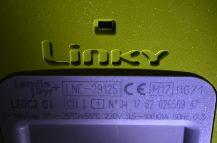 Dans la même semaine, un tribunal a accepté des demandes de particuliers opposés à la pose de compteurs Linky, alors qu'aucun risque n'est scientifiquement prouvé, tandis qu'un autre a rejeté des requêtes similaires