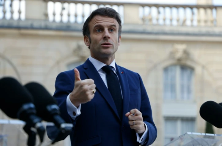 Le président Emmanuel Macron, dans la cour de l'Elysée, le 9 mars 2022