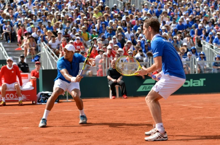 Les Français Jo-Wilfried Tsonga et Richard Gasquet opposés au duo canadien Vasek Pospisil/Philip Bester en Coupe Davis, le 5 mars 2016 à Baie-Mahault