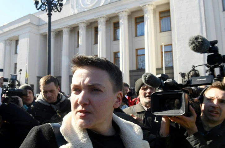 La députée ukrainienne Nadia Savtchenko devant le Parlement à Kiev, le 22 mars 2018