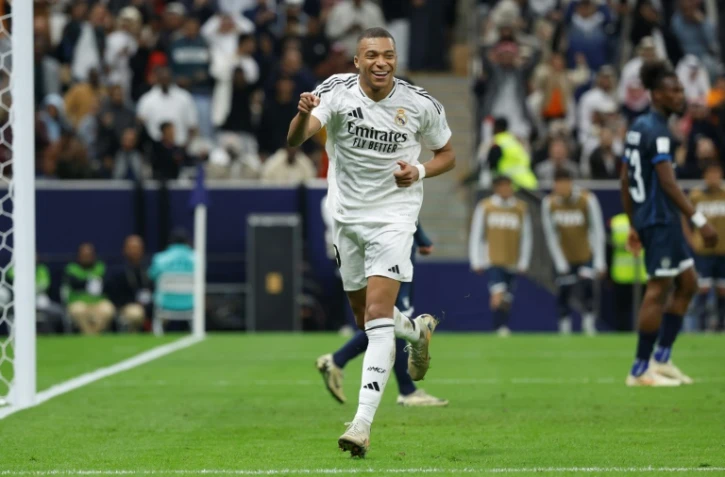 Kylian Mbappé célèbre son but, le premier du Real contre Pachuca en finale de la coupe intercontinentale mercredi à Doha.