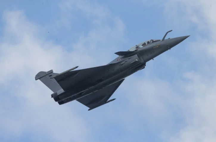 Un Rafale en vol le 22 mai 2016 lors du meeting aérien de Biscarrosse