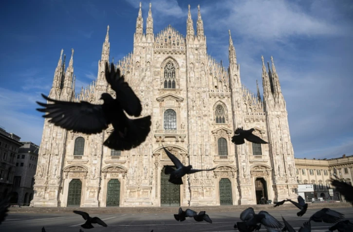 La Piazza del Duomo déserte, le 12 avril 2020 à Milan