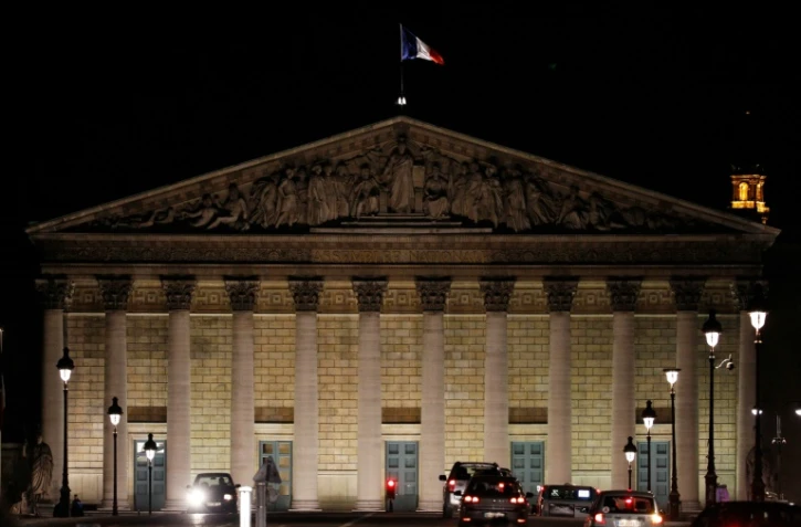 L'Assemblée nationale exclurt des aides personnalisées au logement (APL) les jeunes dont les parents payent l'ISF