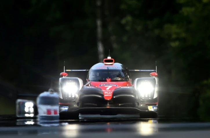 Le pilote japonais Kamui Kobayashi au volant de la Toyota TS050 Hybrid N.7 lors des qualifications pour les 24 Heures du Mans, le 15 juin 2017 au Mans