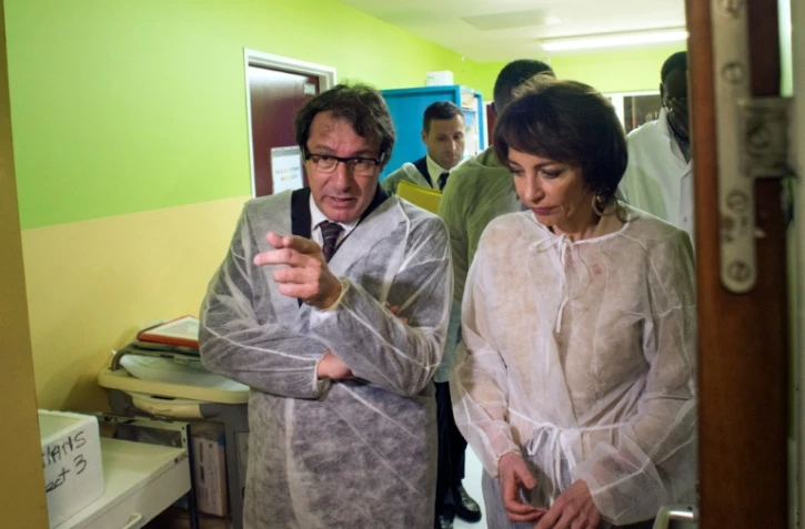 La ministre de la Santé et des Affaires sociales, Marisol Touraine, visite le CHU de Fort de France, en Martinique, le 26 février 2016