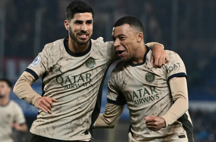 Marco Asensio (g) et Kylian Mbappé les deux buteurs du PSG à Strasbourg, le 2 février 2024