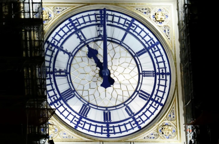 Big Ben marque 23h, l'heure du départ du Royaume-Uni du marché unique européen, le 31 décembre 2020 à Londres