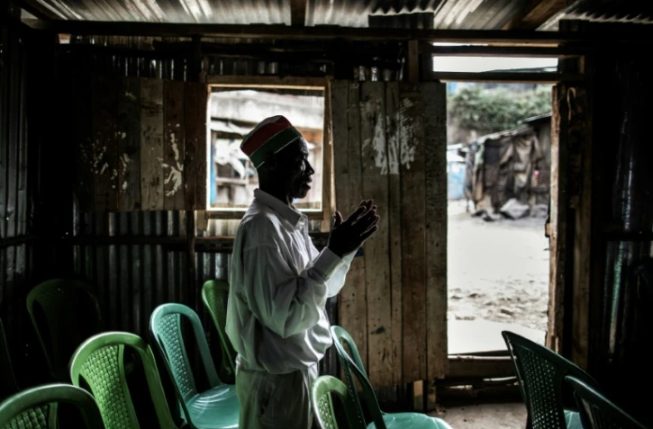 Un fidèle dans une église de Nairobi le 13 août 2017