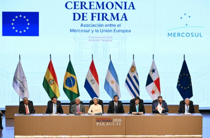 Des leaders de l'UE et des pays du Mercosur, à Asuncion, au Paraguay le 17 janvier 2026