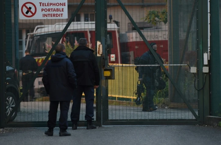 Des gendarmes devant la prion d'Ensisheim, dans l'est de la France, le 5 juin 2017