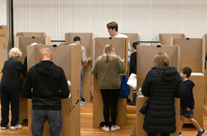 Dans un bureau de vote à Sydney, le 21 mai 2022