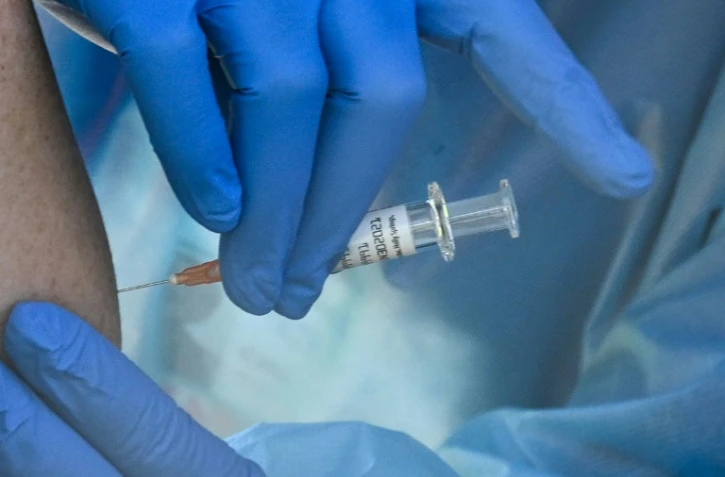 Le départ précipité de Mme Monarez survient en pleine crise aux CDC, l'agence ayant été la cible début août d'une attaque armée par un homme vivement opposé au vaccin contre le Covid-19