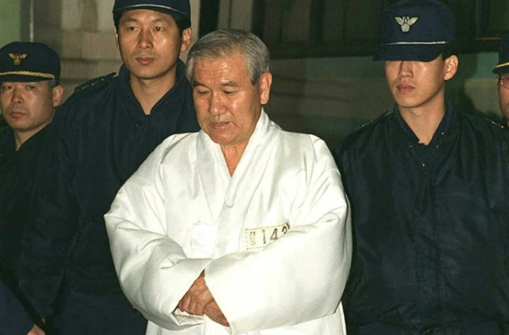 L'ancien président sud-coréen Roh Tae-woo pendant son procès à Séoul, le 18 décembre 1995