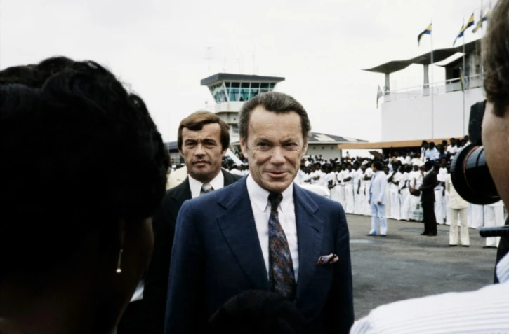 Albin Chalandon en visite au Gabon en 1979. Il dirige alors Elf-Aquitaine