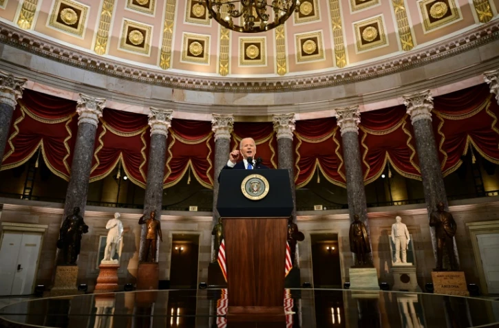 Le président américain Joe Biden prononce un discours au Capitole à Washington, le 6 janvier 2022
