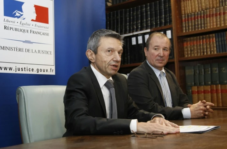 Le procureur de Perpignan Achille Kiriakides (G), aux côtés du directeur départemental de la Sûreté Yannick Janas (D) lors d'une conférence de presse à Perpignan le 5 janvier 2016