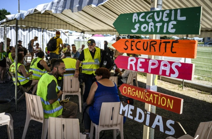 Des "gilets jaunes" réunis pour évoquer la suite du mouvement avant les vacances d'été, le 29 juin 2019 à Montceau-les-Mines (Saône-et-Loire)